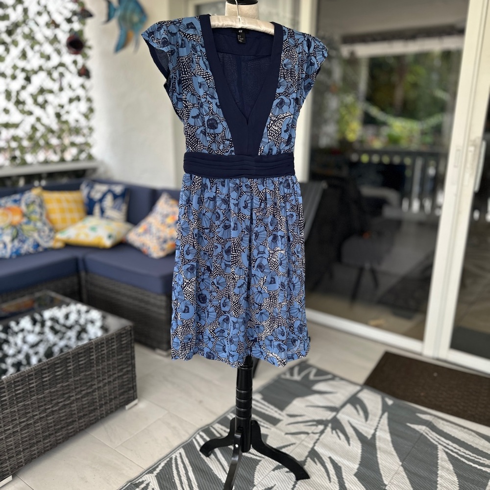 H&M Blue Midi Sundress with Plunge Neckline and Flutter Sleeves